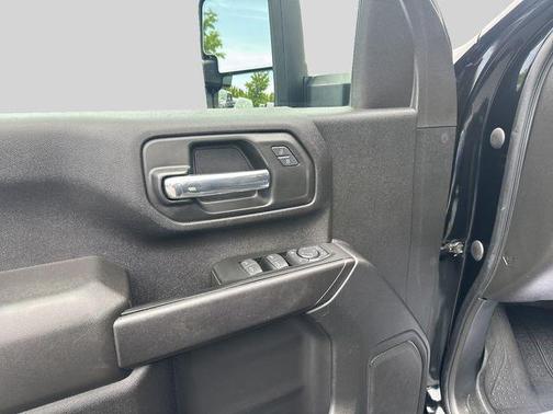 Black 2022 Chevrolet Silverado 2500 Custom