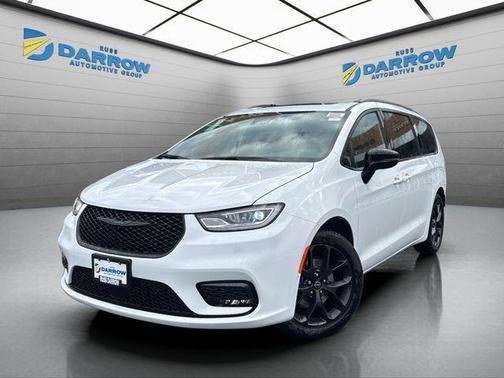 Bright White Clearcoat 2026 Chrysler Pacifica Limited