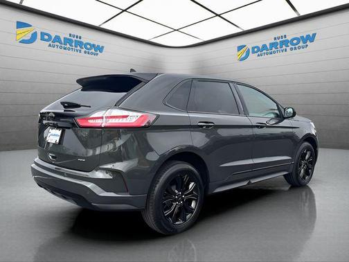 Forged Green Metallic 2022 Ford Edge SE