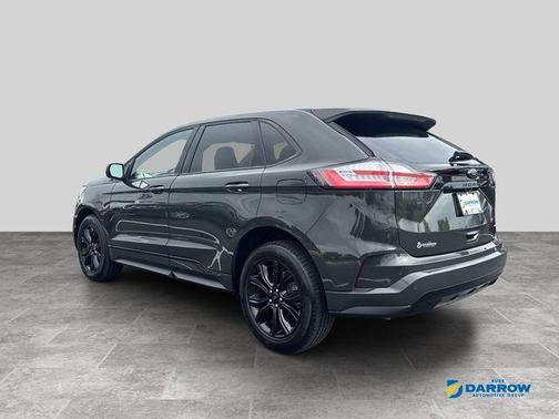 Forged Green Metallic 2022 Ford Edge SE