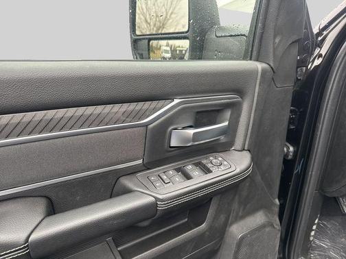 Diamond Black Crystal Pearlcoat 2026 RAM 3500 Big Horn Crew Cab 4x4 8' Box