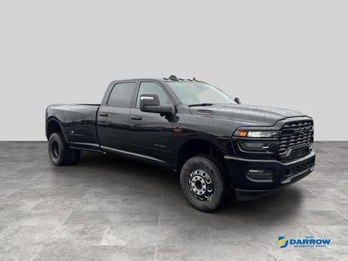 Diamond Black Crystal Pearlcoat 2026 RAM 3500 Big Horn Crew Cab 4x4 8' Box