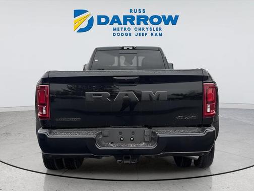 Diamond Black Crystal Pearlcoat 2026 RAM 3500 Big Horn Crew Cab 4x4 8' Box