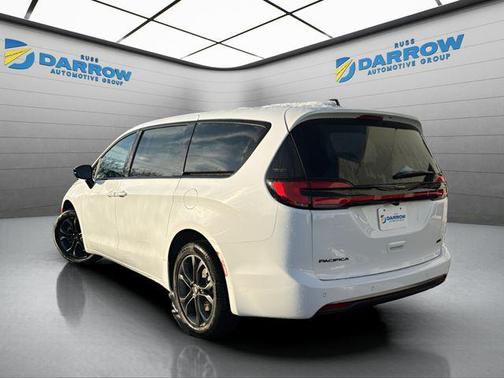 2026 Chrysler Pacifica L