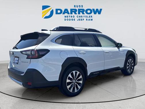 Crystal White Pearl 2023 Subaru Outback Touring