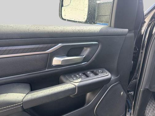 Diamond Black Crystal Pearlcoat 2026 RAM 1500 Big Horn/Lone Star