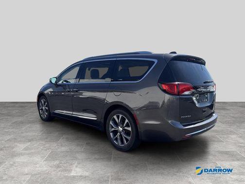 Granite Crystal Metallic Clearcoat 2017 Chrysler Pacifica Limited