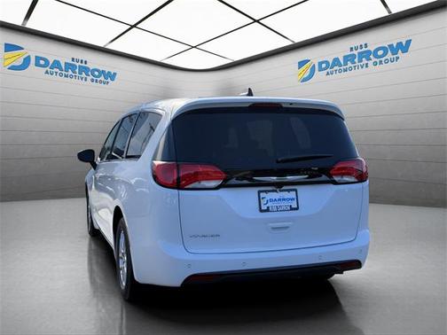 2025 Chrysler Voyager LX