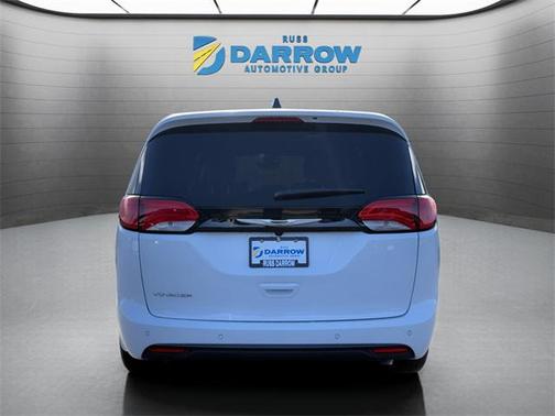 2025 Chrysler Voyager LX