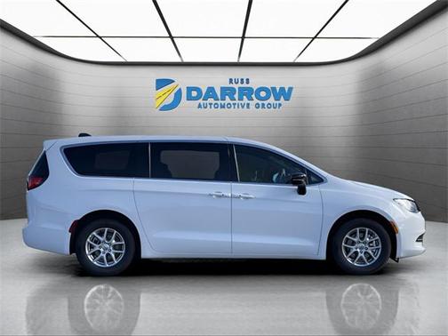 2025 Chrysler Voyager LX