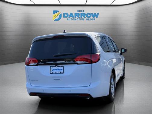 2025 Chrysler Voyager LX