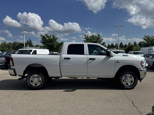 2023 RAM 2500 Tradesman Crew Cab 4x4 6'4' Box
