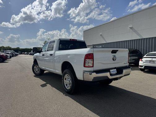 2023 RAM 2500 Tradesman Crew Cab 4x4 6'4' Box