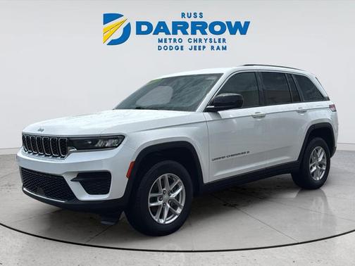 Bright White Clearcoat 2023 Jeep Grand Cherokee Laredo