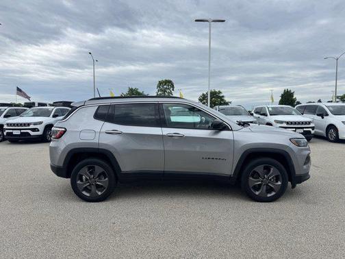 2022 Jeep Compass Latitude Lux