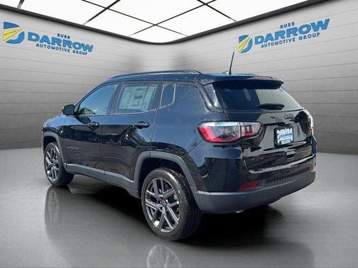 Diamond Black Crystal Pearlcoat 2026 Jeep Compass Limited