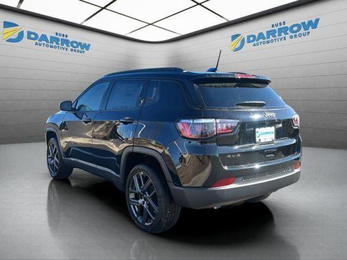 Diamond Black Crystal Pearlcoat 2026 Jeep Compass Limited