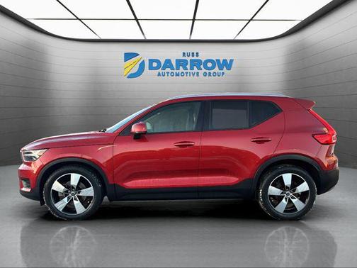 2019 Volvo XC40 T5 Momentum