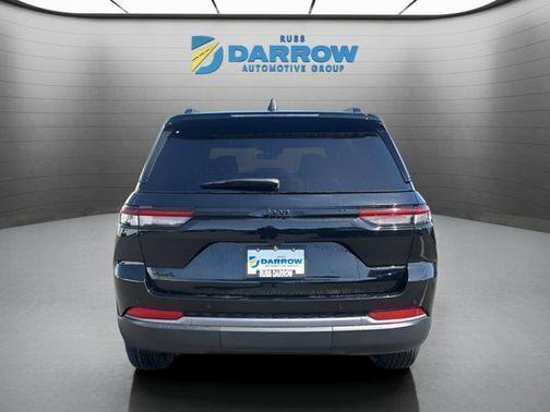 Diamond Black Crystal Pearlcoat 2026 Jeep Grand Cherokee Altitude