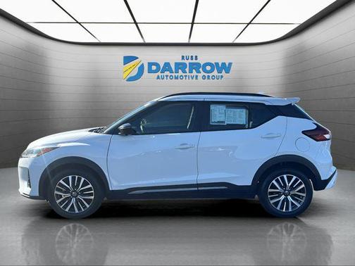 2021 Nissan Kicks SR