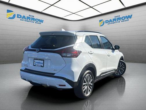 2021 Nissan Kicks SR