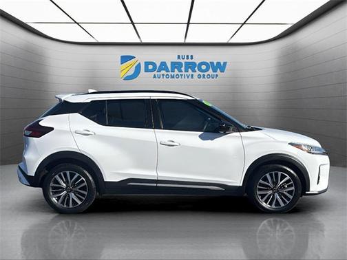 2021 Nissan Kicks SR