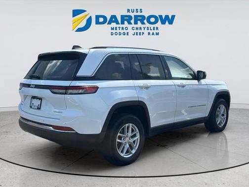 Bright White Clearcoat 2024 Jeep Grand Cherokee Laredo