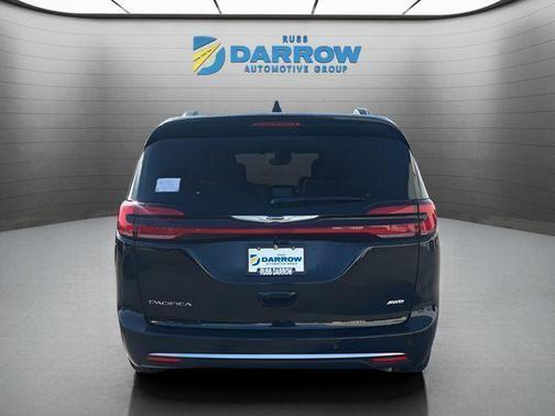 Diamond Black Crystal Pearlcoat 2026 Chrysler Pacifica L