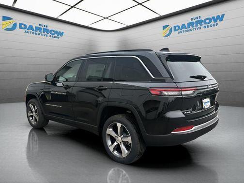 Diamond Black Crystal Pearlcoat 2026 Jeep Grand Cherokee Limited