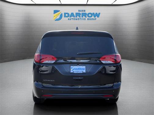 2025 Chrysler Voyager LX