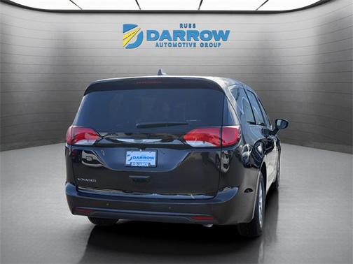 2025 Chrysler Voyager LX