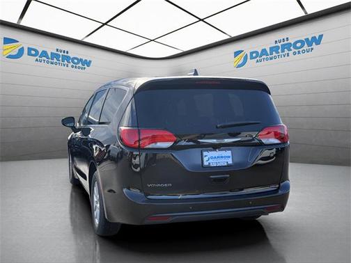 2025 Chrysler Voyager LX