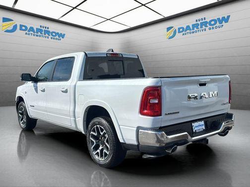 Ivory White Tri-Coat Pearlcoat 2026 RAM 1500 Laramie