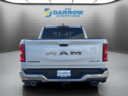 Ivory White Tri-Coat Pearlcoat 2026 RAM 1500 Laramie