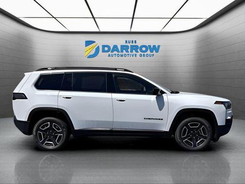 Bright White Clearcoat 2026 Jeep Cherokee Laredo