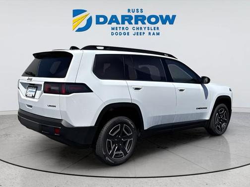 Bright White Clearcoat 2026 Jeep Cherokee Laredo