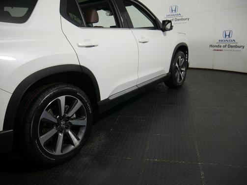 2023 Honda Pilot AWD Elite