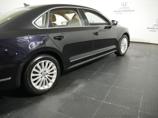 2017 Volkswagen Passat 1.8T SE