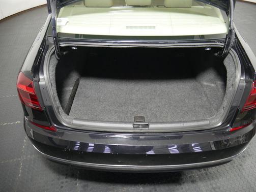 2017 Volkswagen Passat 1.8T SE