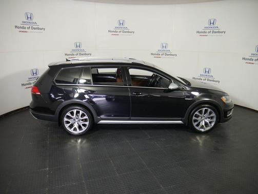 2017 Volkswagen Golf Alltrack TSI S