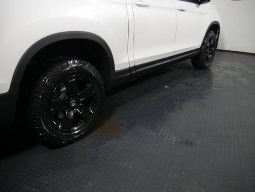 2025 Honda Ridgeline Black