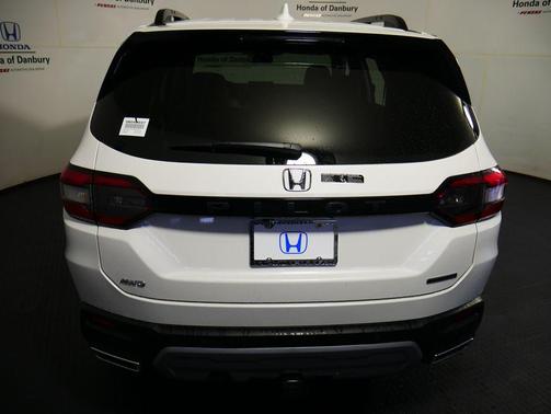 2025 Honda Pilot Touring 8-Passenger