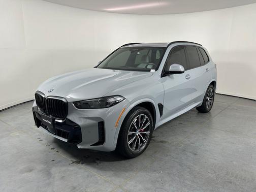 Gray Metallic 2025 BMW X5 xDrive40i