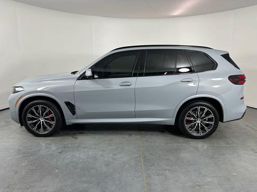 Gray Metallic 2025 BMW X5 xDrive40i