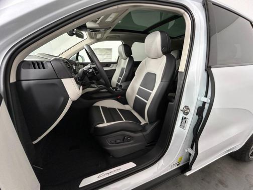 Carrara White 2026 Porsche Cayenne Base