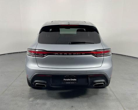 Dolomite Silver Metallic 2025 Porsche Macan