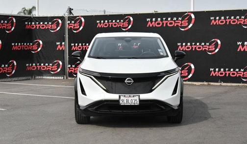 Everest White P 2023 Nissan ARIYA ENGAGE