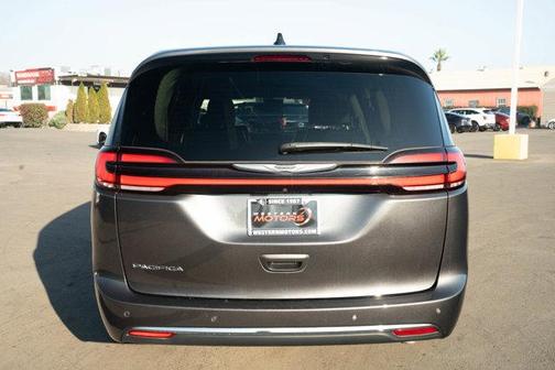 2023 Chrysler Pacifica Touring-L