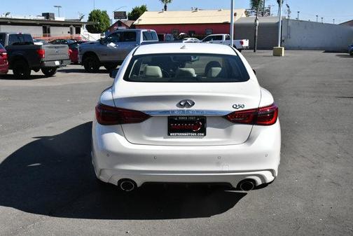 2023 INFINITI Q50 LUXE