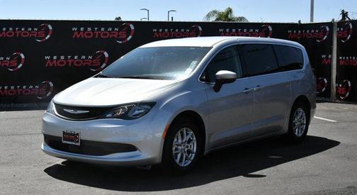 2023 Chrysler Voyager LX